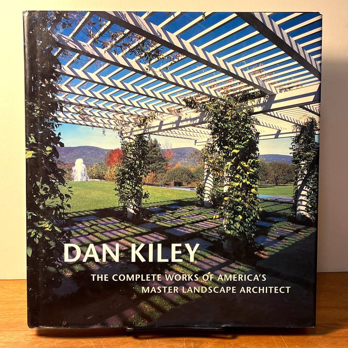 Dan Kiley, …Works America’s Master Landscape Architect, Jane Amidon Boston, 1999