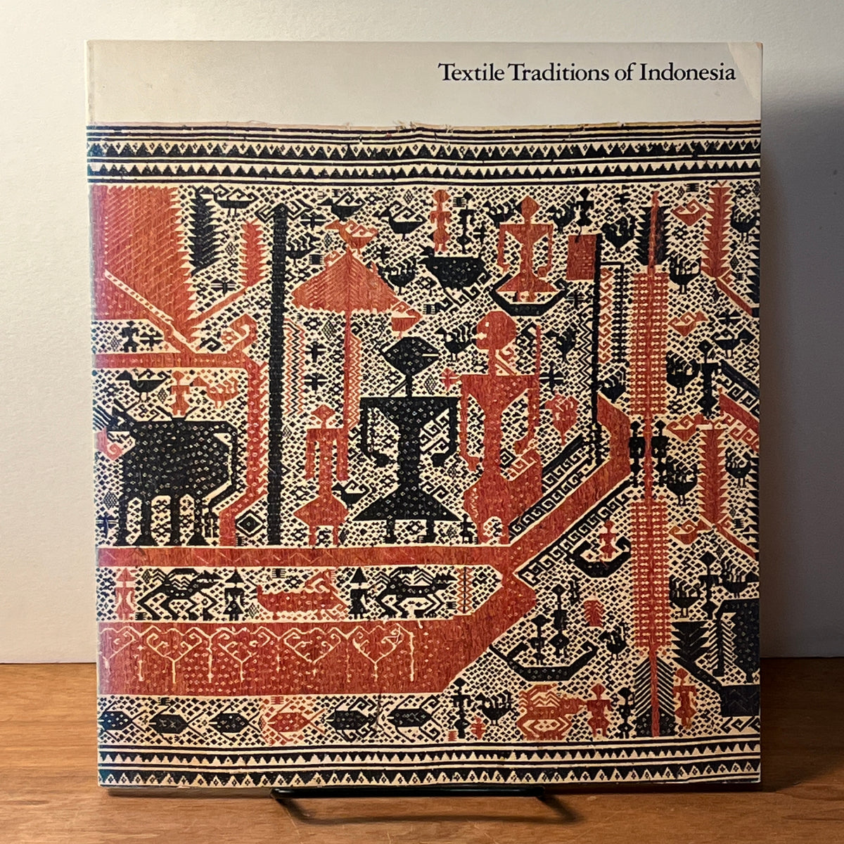 Textile Traditions of Indonesia, Mary Hunt Kahlenberg, Los Angeles, 1977