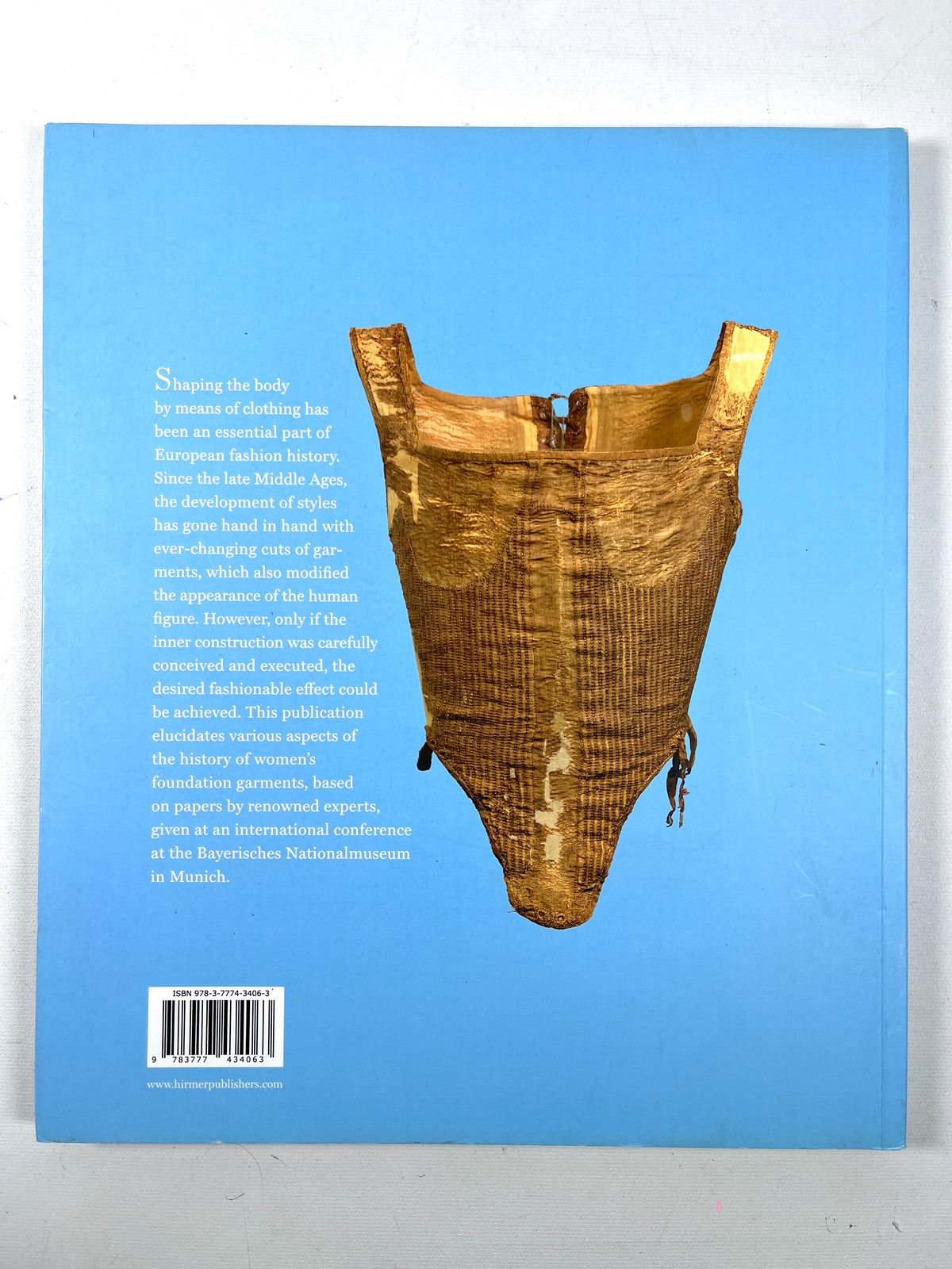 Structuring Fashion: Foundation Garments through History, 2019, Near Fine softcover
