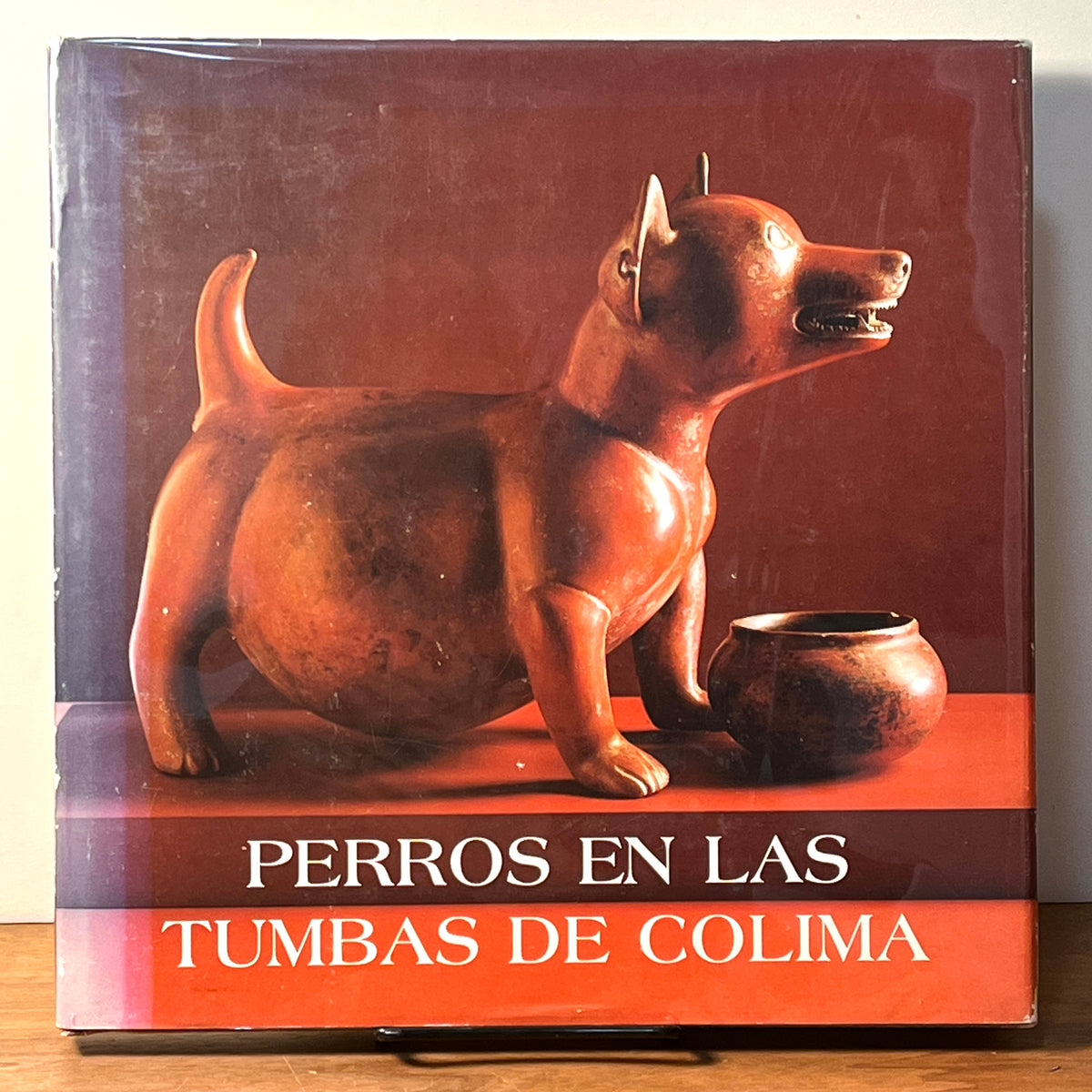 Perros en las Tumbas de Colima, Garcia Oropeza, 1998, 2nd Ed., Near Fine w/VG DJ