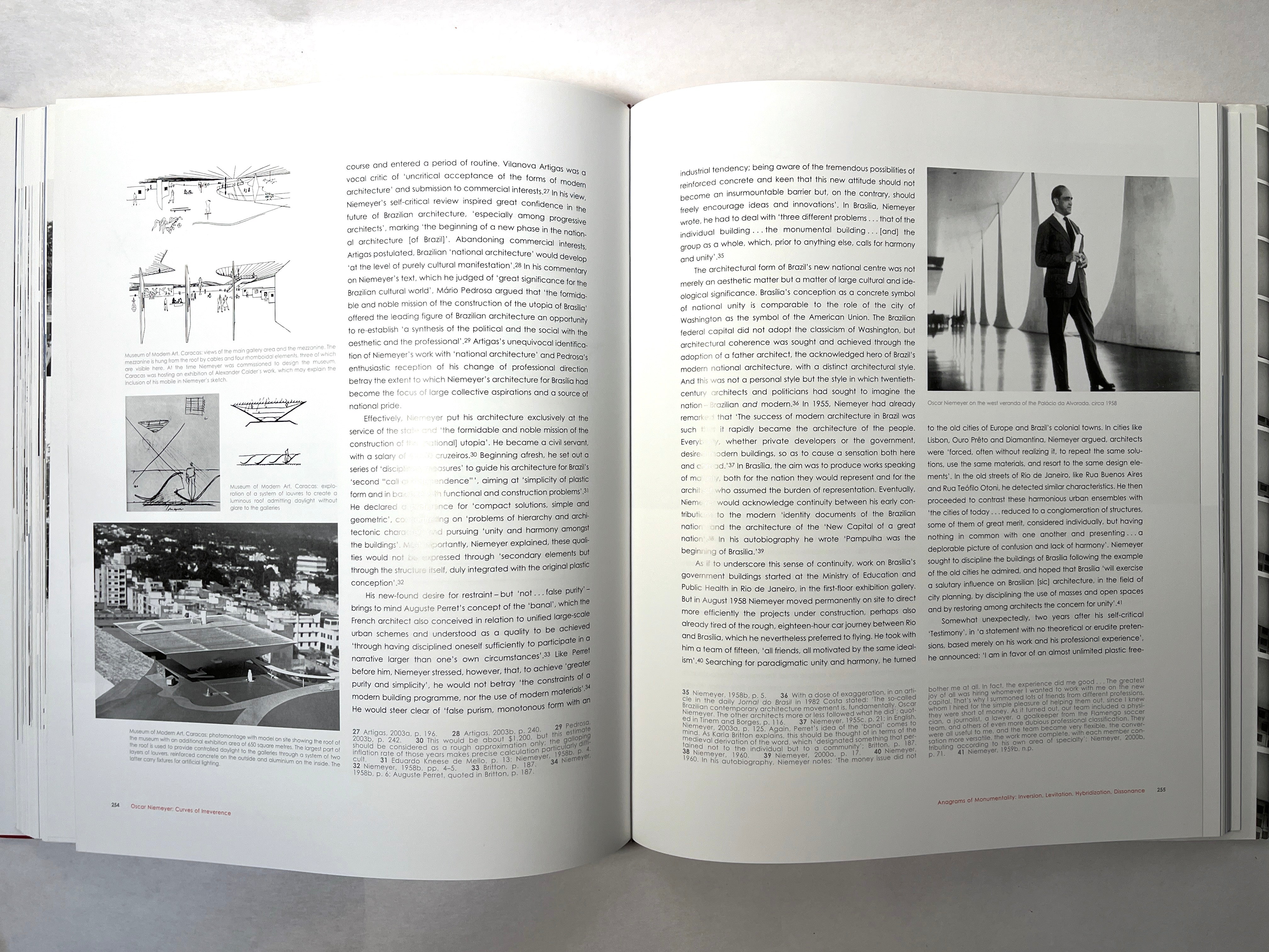 Oscar Niemeyer: Curves of Irreverence, Styliane Philippou