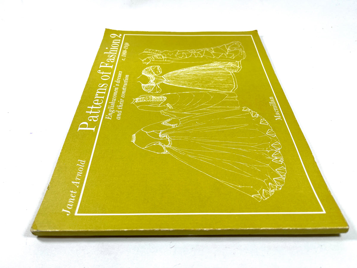Patterns of Fashion 2: Englishwomen's dresses & their construction, 1977, Very Good+ SC