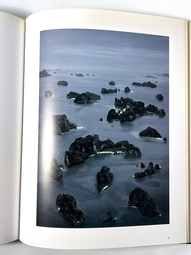 Andreas Gursky, Kunstmuseum Basel, 2007, Near Fine hardcover w/dust jacket.
