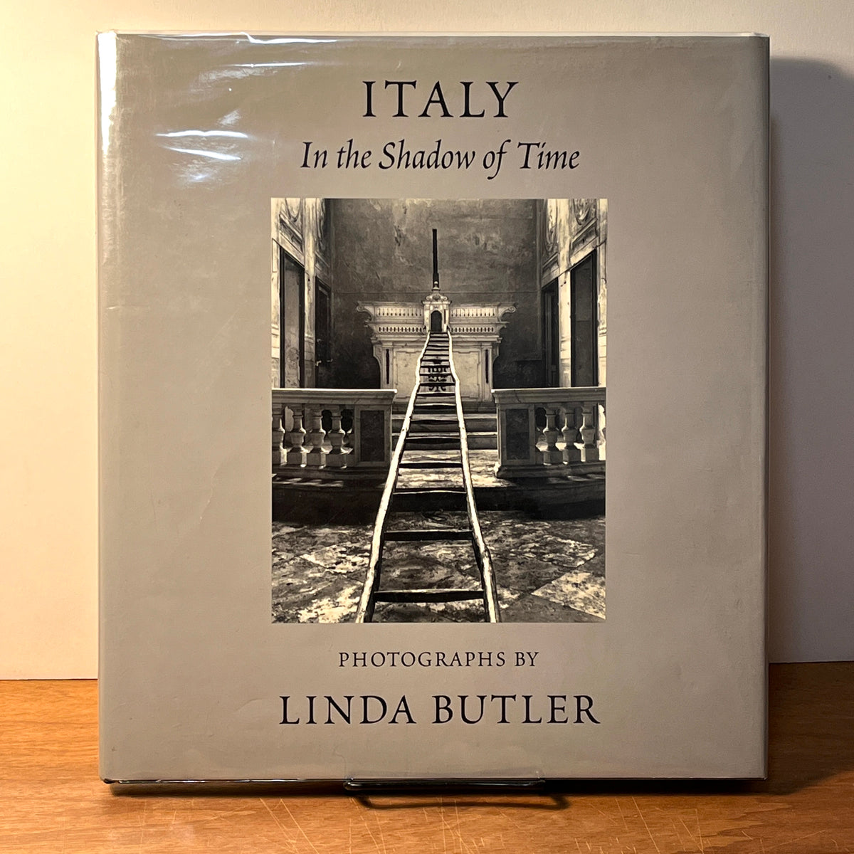 Linda Butler, Italy: In the Shadow of Time, Rizzoli International Publications, First Edition, 1998, HC, NF.