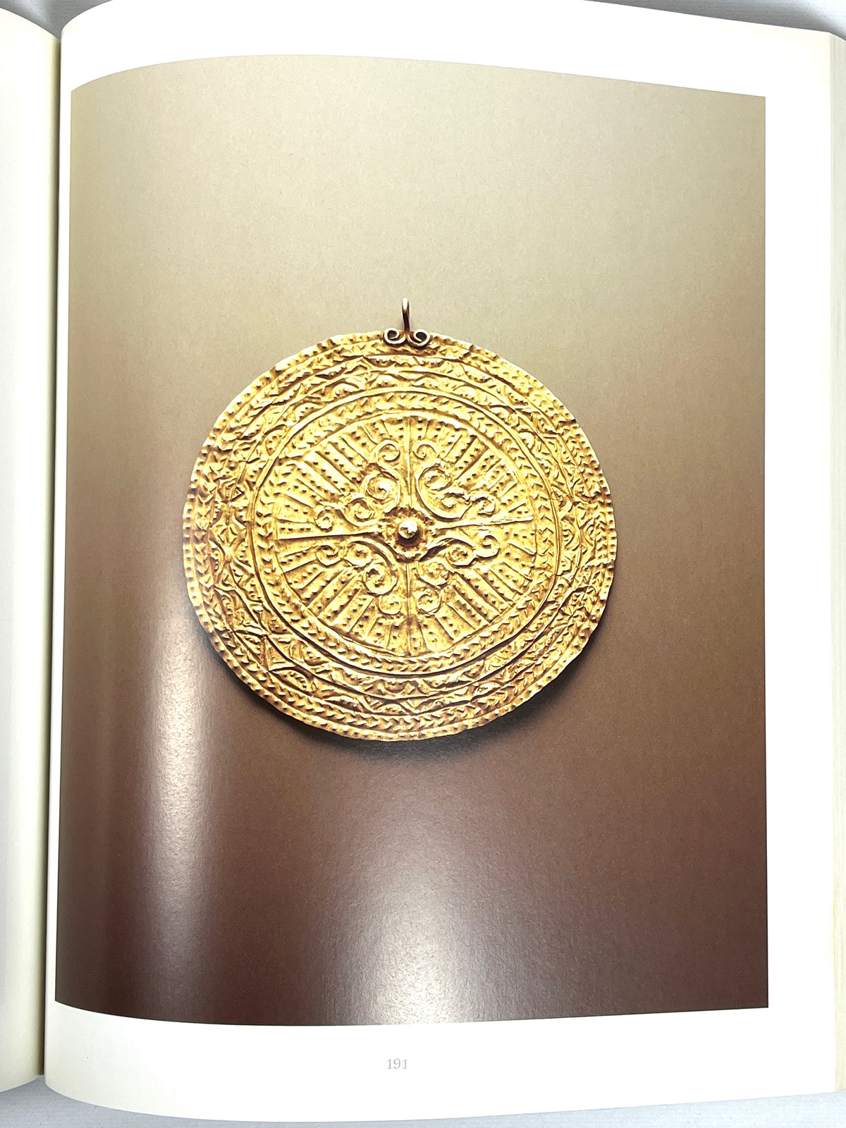 Power and Gold: Jewelry from Indonesia, Malaysia, and the Philippines, 1985, NF SC
