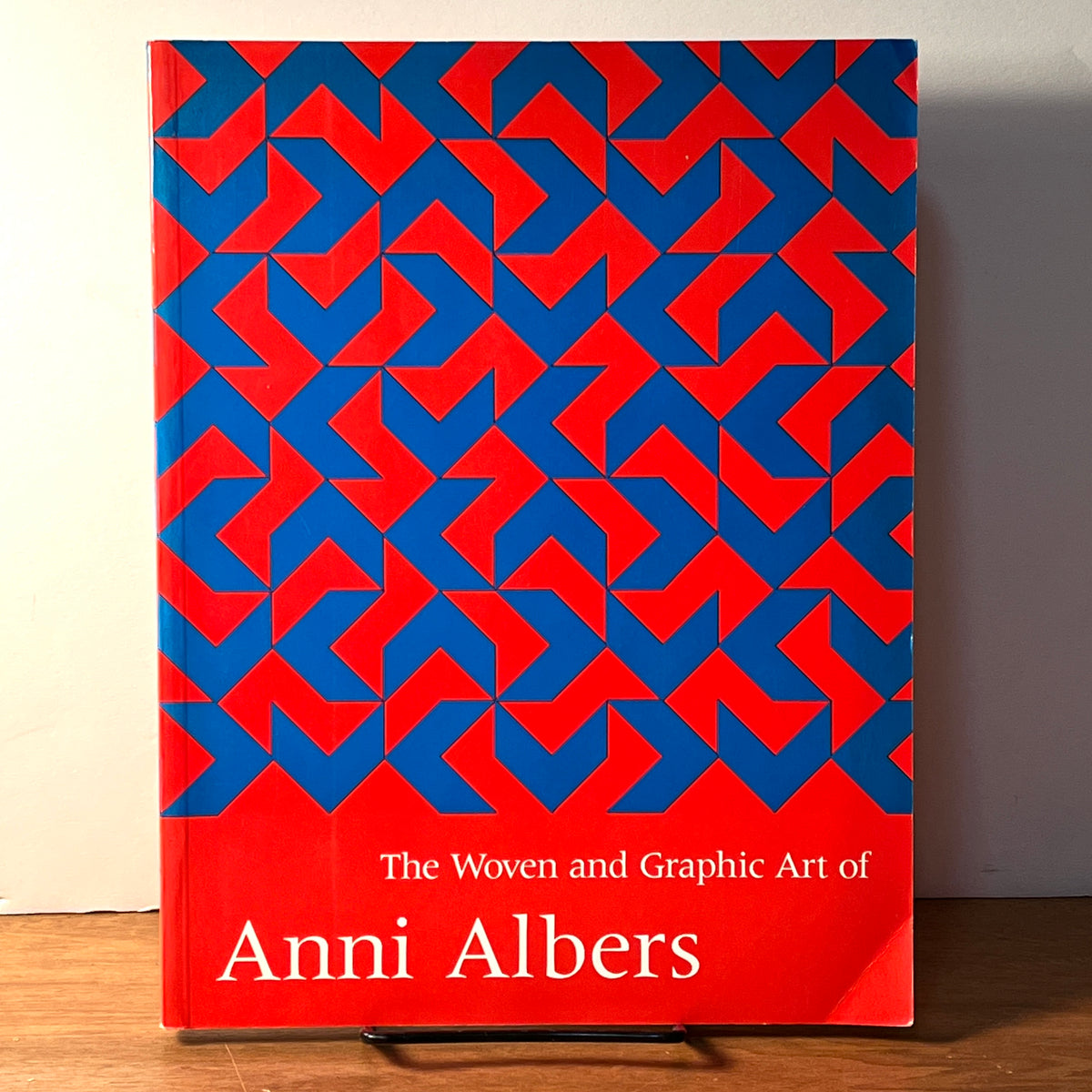 The Woven and Graphic Art of Anni Albers, Smithsonian Institution Press, 1985, SC, VG.