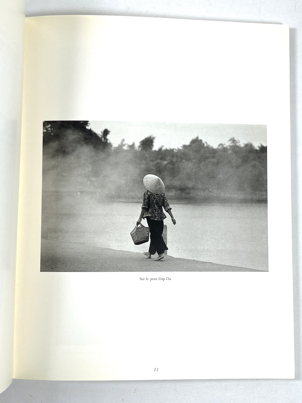 Capitales Oubliees: Hue - Vietnam, Anne Garde, 1994, Very Good softcover