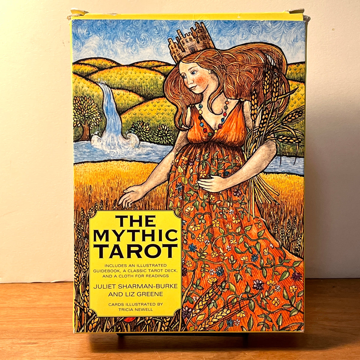 The Mythic Tarot, Juliet Sharman-Burke & Liz Greene, 2001, COMPLETE, SC, NF.