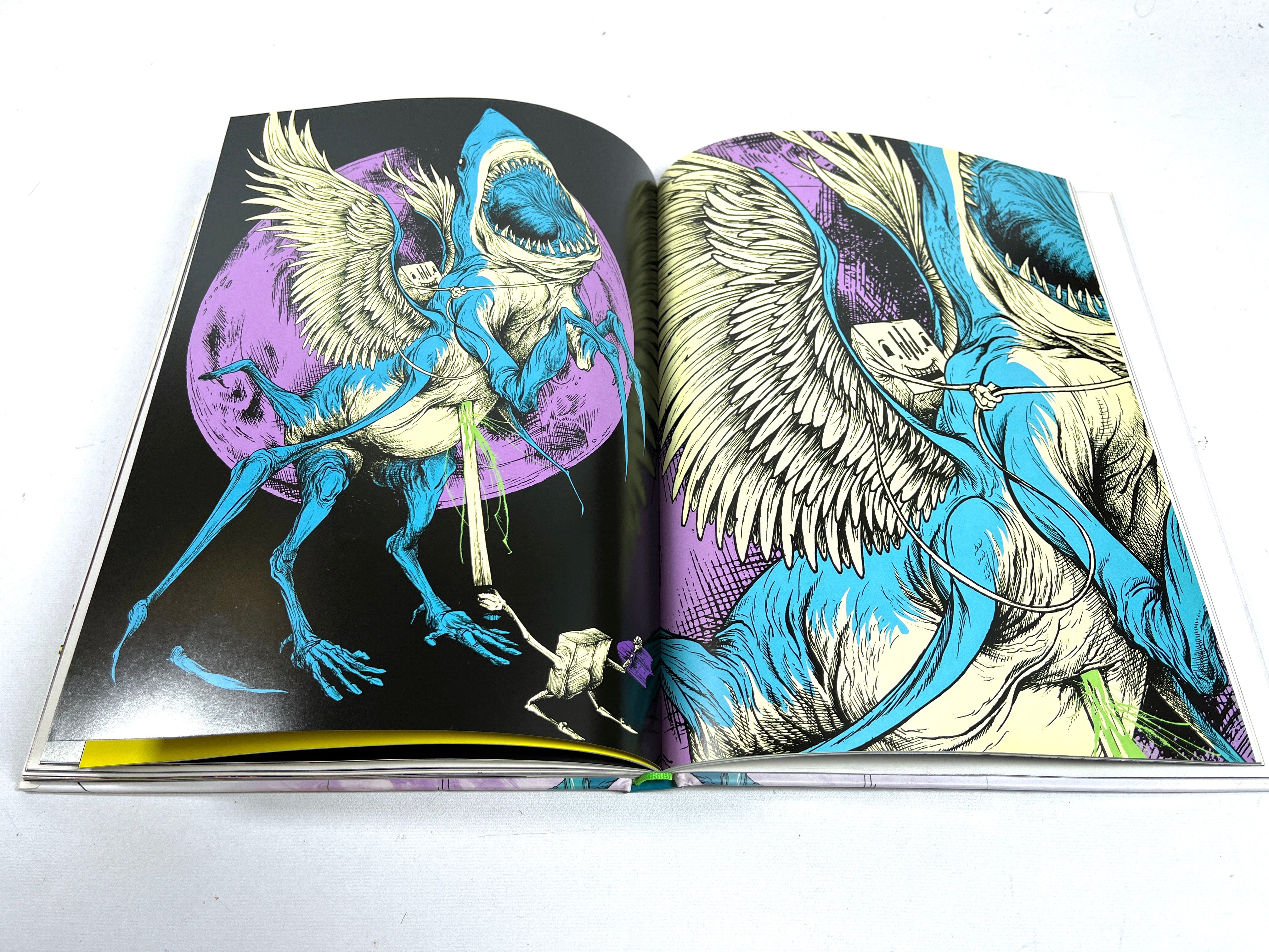 Awful / Resilient　Alex Pardee Awful / Resilient: Art of Alex Pardee, Selected Works 2007-2010