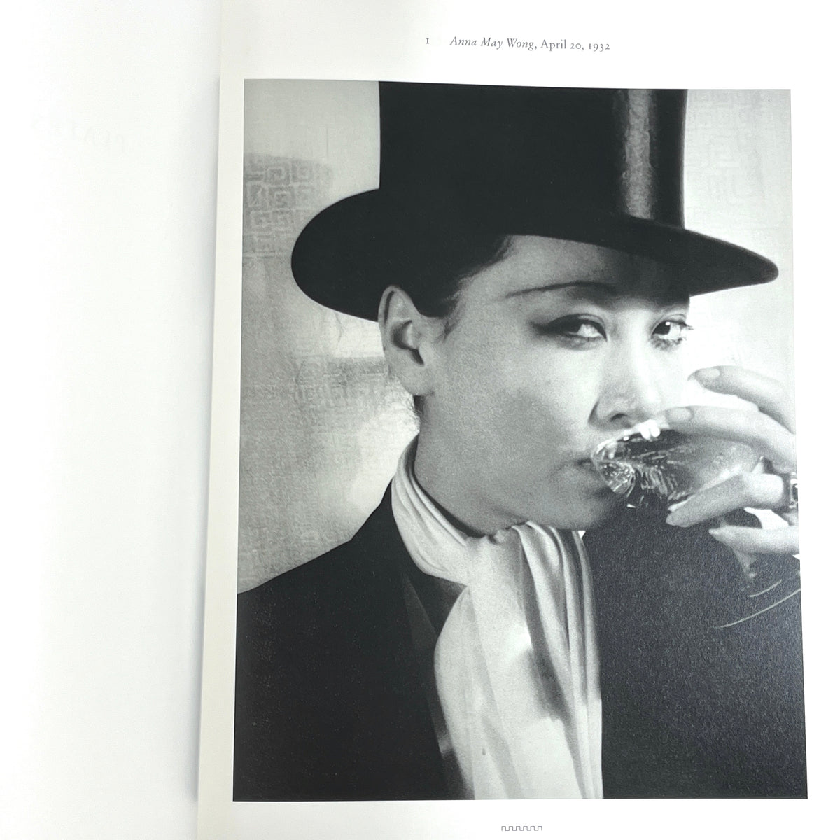 The Passionate Observer: Photographs by Carl Van Vechten, 1993, Near Fine SC w/DJ